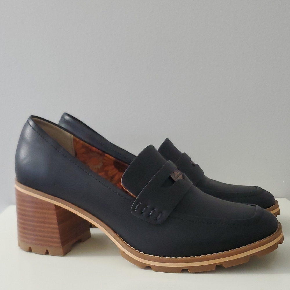 Korks By Kork-Ease Heeled Penny Loafers Black Size 9 Vegan Leather